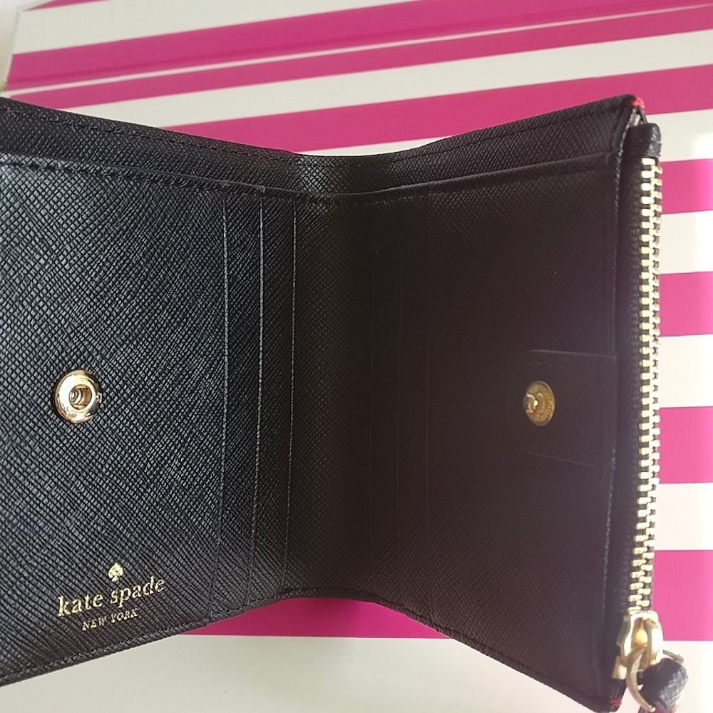 SOLD kate spade nesting polis doll adalyn wallet - Picture 3 of 3
